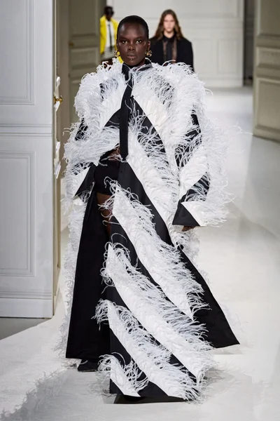 Look 12